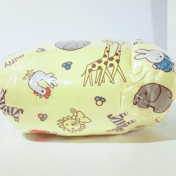 NEW Miffy Big Hug Pillow 43cm x 63cm Toreba Japan - Picture 2 of 3